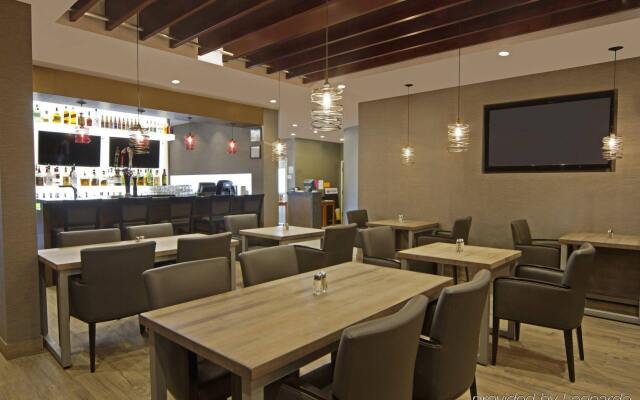 Holiday Inn Calgary-Airport by IHG