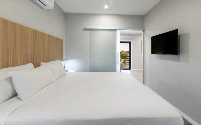 Best Western Plus North Lakes Hotel