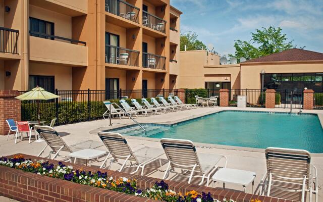Courtyard by Marriott Greensboro