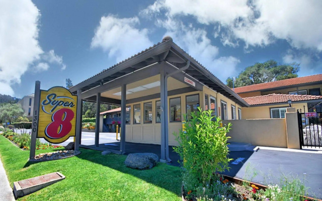 Aura Inn Monterey