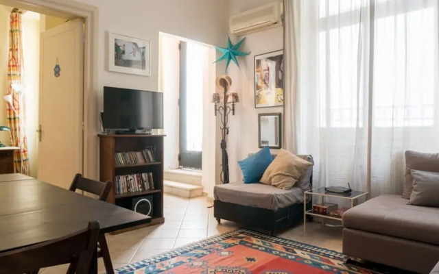 Secret Garden, 3br, Cozy and Quiet Athens Gem