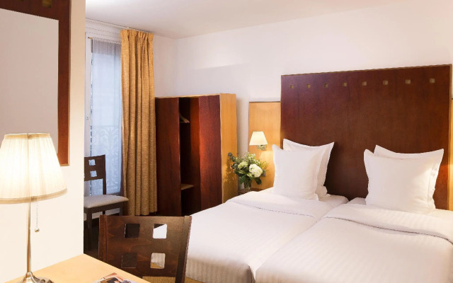 Hotel 10 Opera by HappyCulture