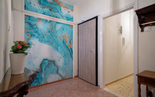 Acropolis Deluxe Apt Must