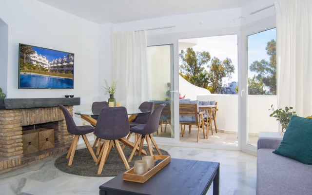 Beautiful family duplex walking distance to the beach