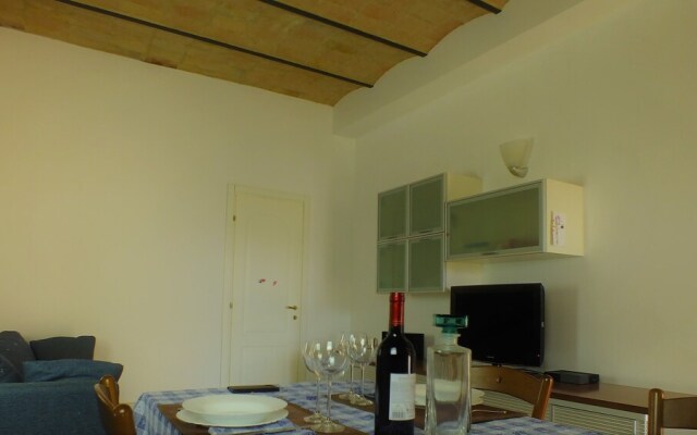 Cozy Apartment With Panoramic Garden In The Historic Center Of Iesi