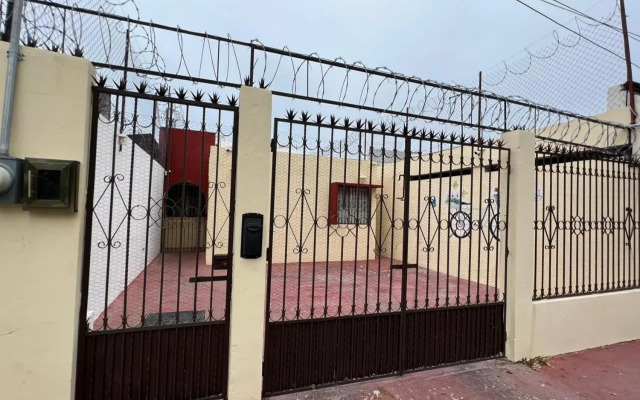 Casa KIRICHNA cerca de centro comercial Y AIRPORT