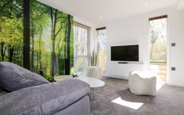 24 Meadow Retreat