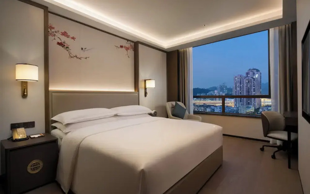 Yuexiu Hotel Guangzhou, Curio Collection by Hilton