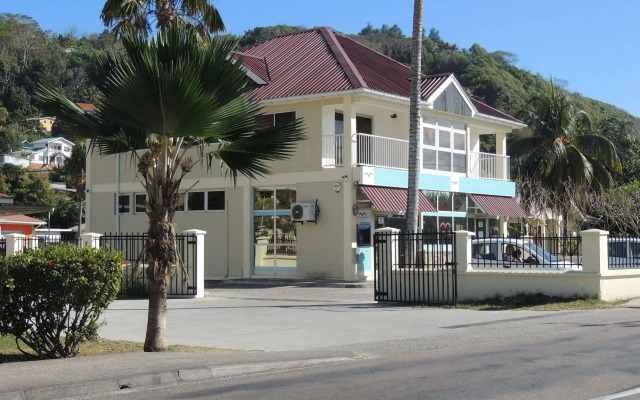 Reef Holiday Apartments