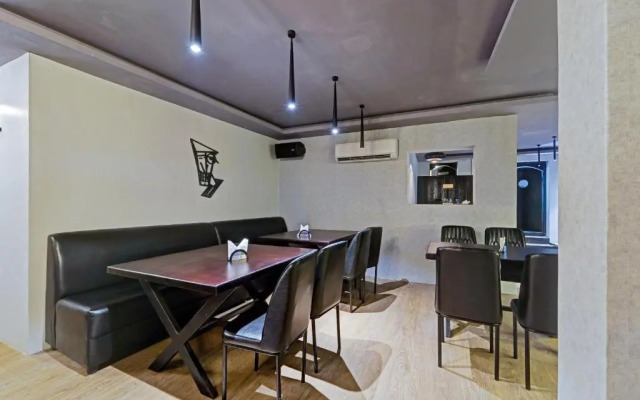 OYO Townhouse 1090 Fantasea Hotels