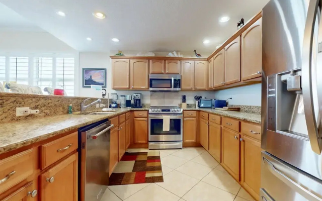 Malibu Condos 804