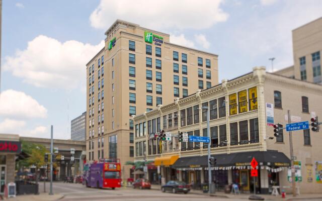 Holiday Inn Express & Suites Pittsburgh North Shore, an IHG Hotel