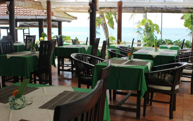Anom Beach Hotel