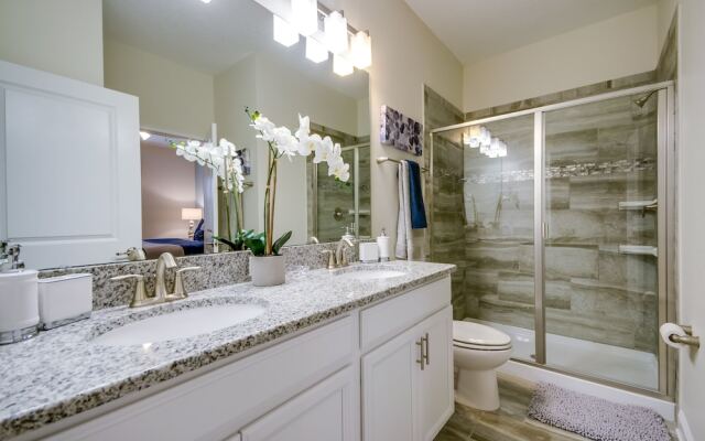 Gorgeous Home W/private Pool & Spa Sleeps 25!