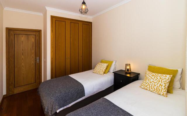 Acacia Apartment