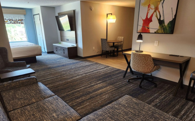 La Quinta Inn & Suites by Wyndham Warner Robins - Robins AFB