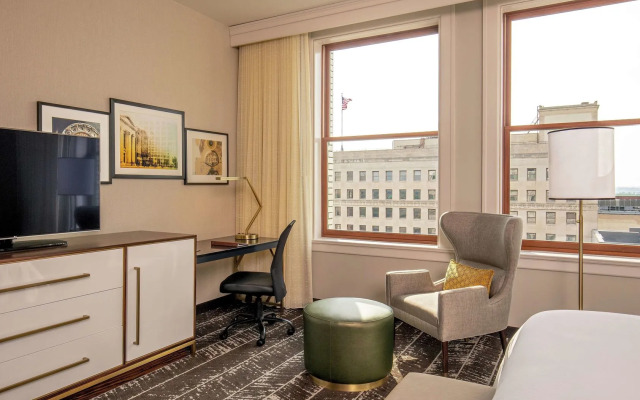 DoubleTree by Hilton Youngstown Downtown