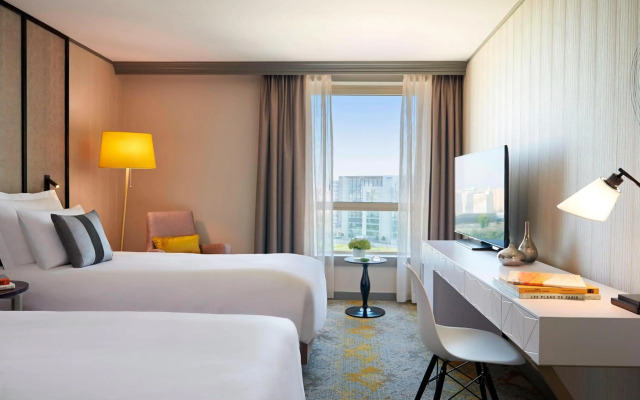 Renaissance Paris La Defense Hotel