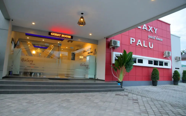 OYO 1100 Galaxy Guesthouse