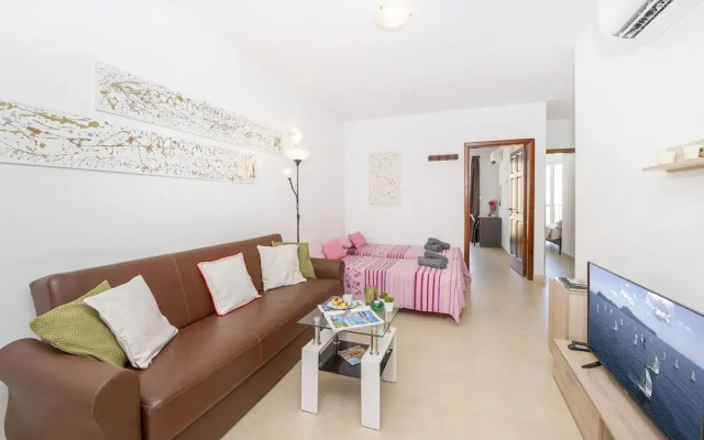 Summer Breeze Superior Apartment with Terrace by Getaways Malta