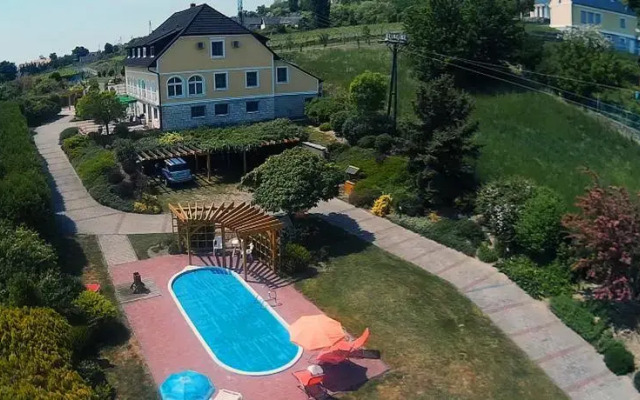 Szivárvány Panzió