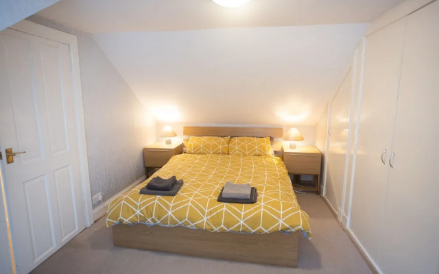 Sandgate 2-bed Apartment in Ayr Central Location