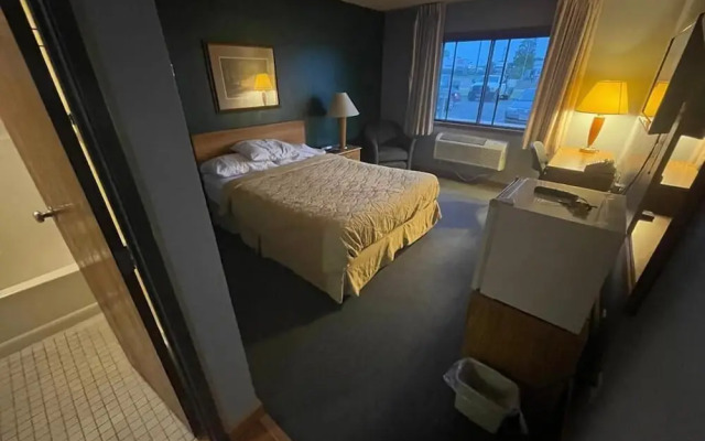 Belgium Inn & Suites