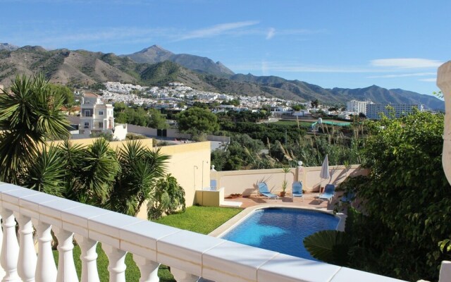 Villa Angeles Canovas Nerja