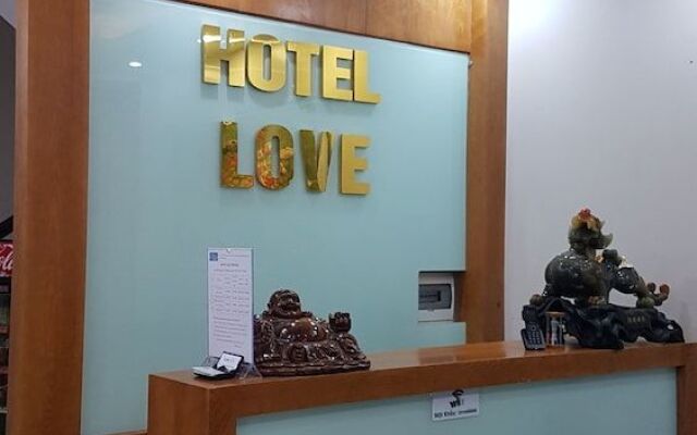 Love Hotel by OYO Rooms