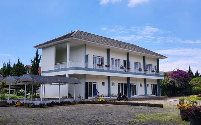 Maple House Lembang