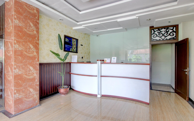 Collection O near Stadion Manahan – Lobby – Surakarta