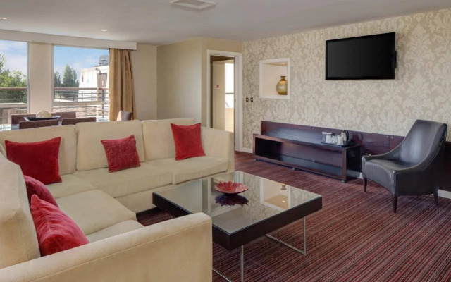 Cambridge Hotel
