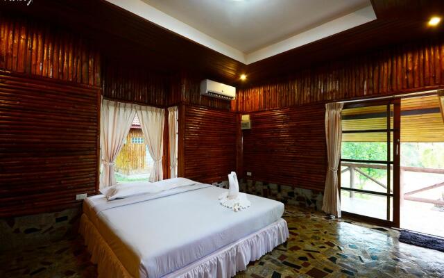 Golden Cliff Beach Resort (SHA Extra Plus)