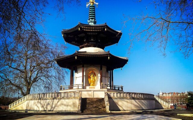 Studio Battersea Own Entrance