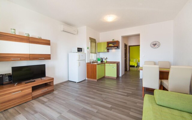 Amazing Apartment in Brist With 1 Bedrooms and Wifi