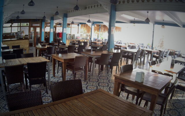 Manuela Hotel