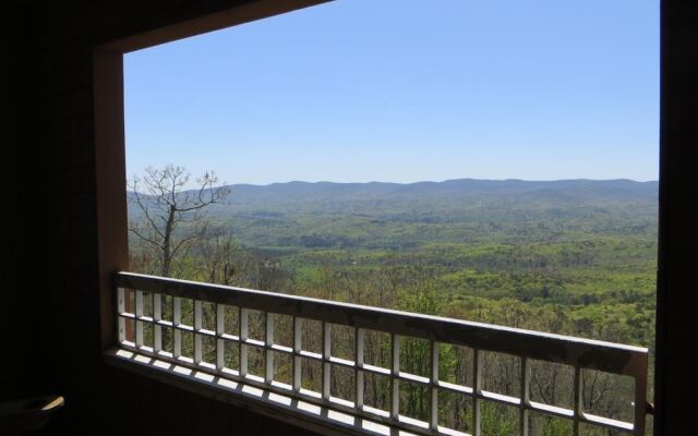 Amicalola Falls State Park & Lodge