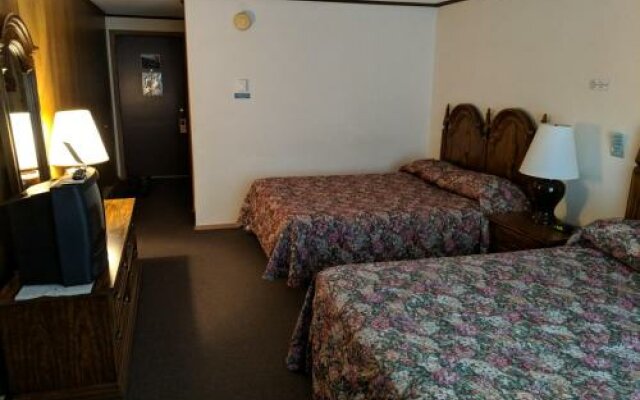 Lake Fanny Hooe Resort-2 Bed with Balcony #12 Hotel Room