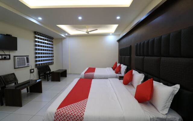 Oyo 37959 Hotel Royal Stay