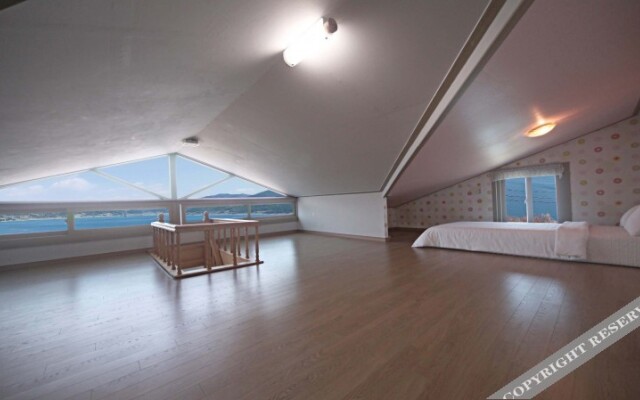 The South Sea, SPA Hill pension