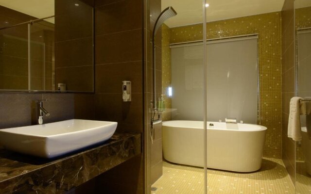 Grand Crystal Hotel