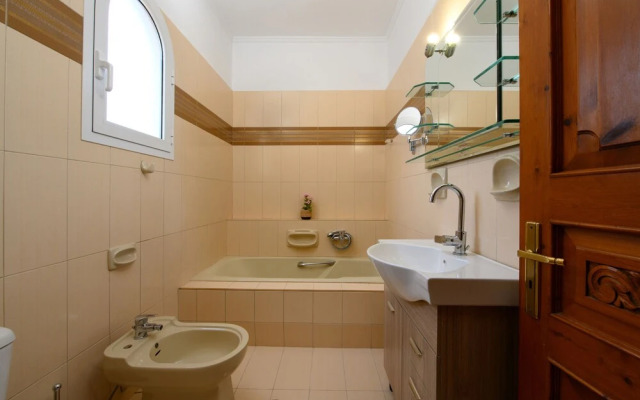 Grand Villa Roubana