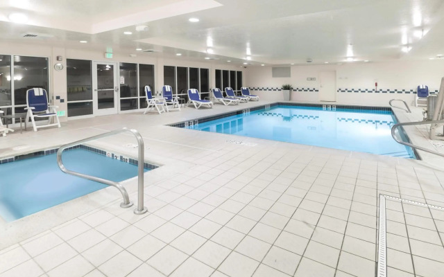 Fairfield Inn and Suites by Marriott Burley