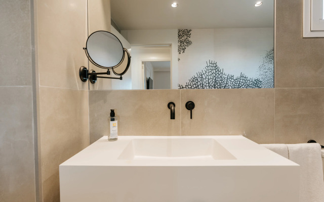 R2 Higos Beach Apartments