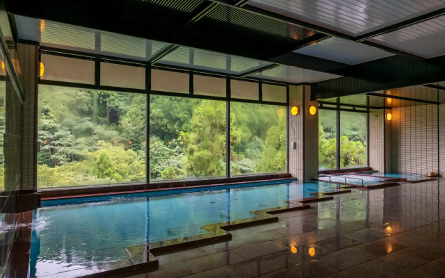 Yamanaka Spa Hanatsubaki