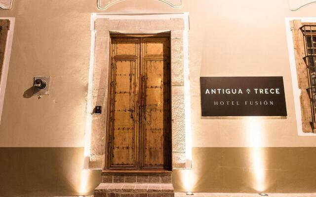 Antigua Trece Hotel Fusión
