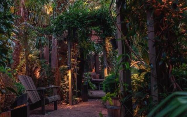 Garden Suite Centre