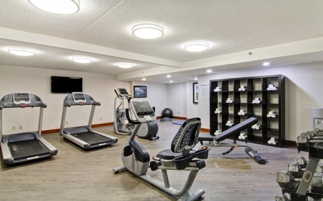 Holiday Inn Oakville Centre by IHG