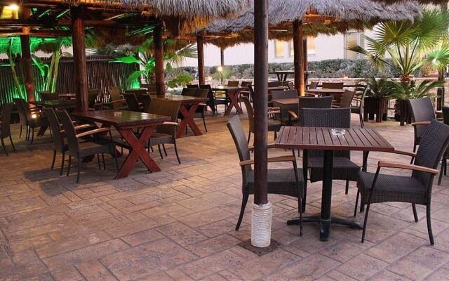Panos Beach Hotel