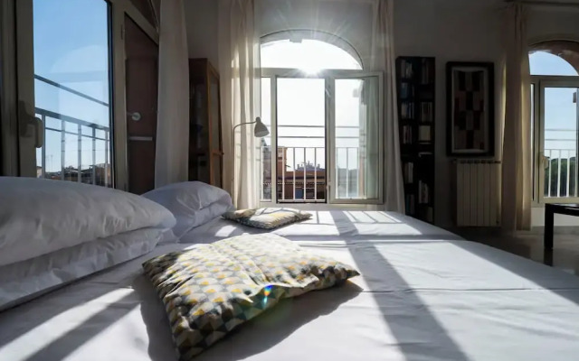 St. John Basilica Lovely Tower Apartment